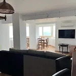 Sea View Apartment *